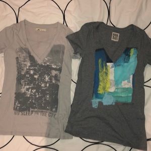 TWO Ruehl No. 925 T-Shirts EUC Small